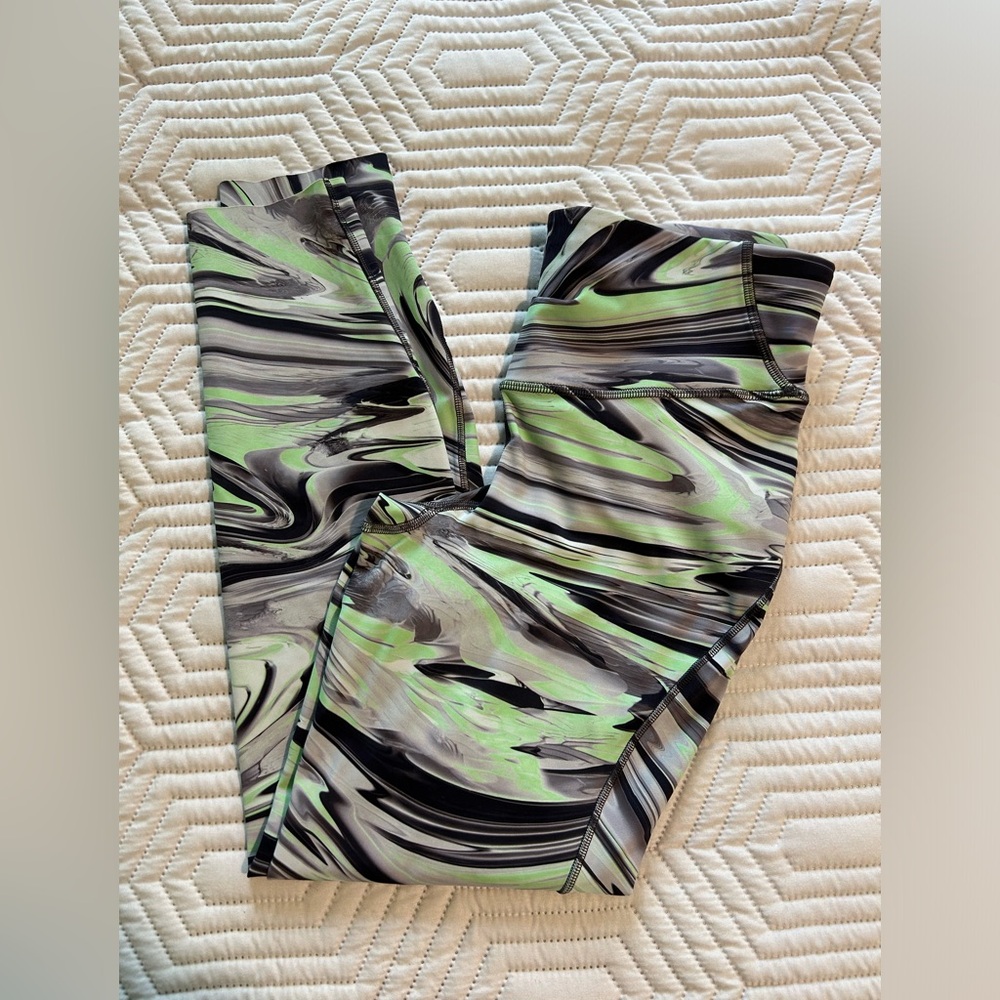 Lululemon Base Pace High-Rise Running Tight Leggings 25”